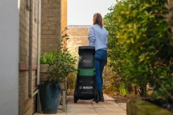 Bosch Øvrige Havemaskiner|UniversalShredder 2x18V-25 kompostkværn 4,0 Ah