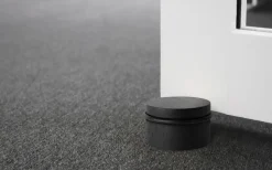 HOME it Dørstoppere|Dørstopper fritstående Ø76 mm eg Sort