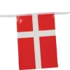 Pynt & Festudstyr|Guirlande m/12 stk. firkantet flag plastik