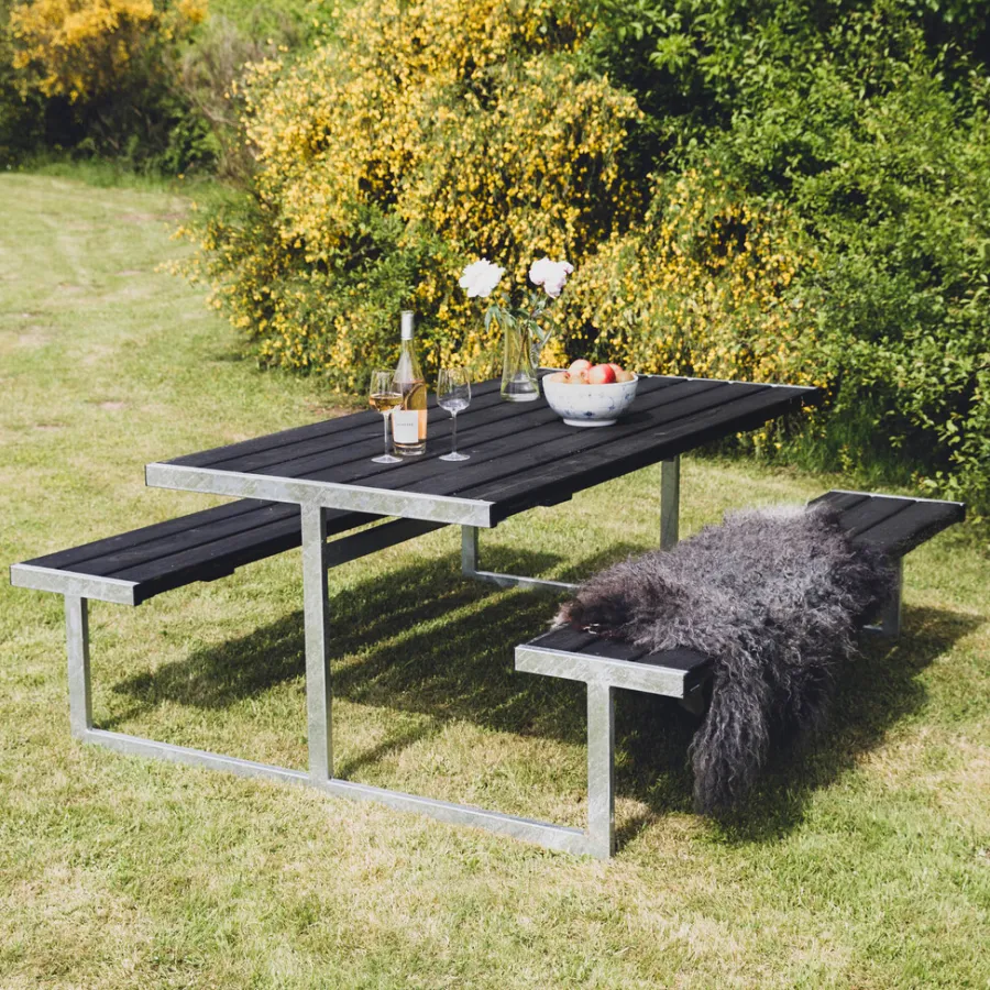 HORTUS Bord/Bænkesæt|LOKE bord-/bænkesæt sort 180 x 177 cm sort grundmaling