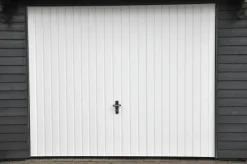 Garageporte & Tilbehør|Jyde stålvippeport 248 x 199 cm hvid