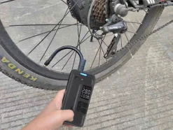 AutoZone® Kompressor|Biltilbehør|Kompressor akku 2000 mAh -