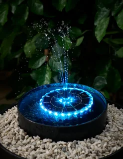 Outfit Sæsonafslutning|Lys & Havedekorationer|Springvand med solceller Ø16,5 cm -